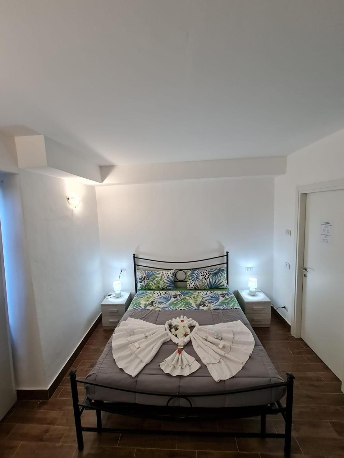 Curti Granda Hotel Rescaldina Buitenkant foto
